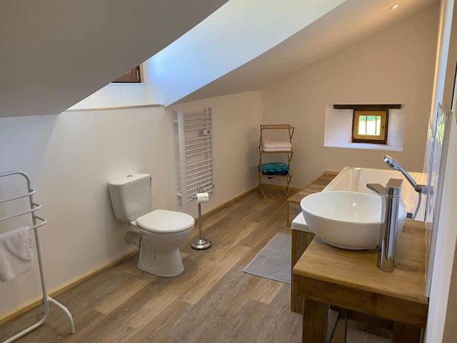 In La Riviere With Shared Pool Holiday home *