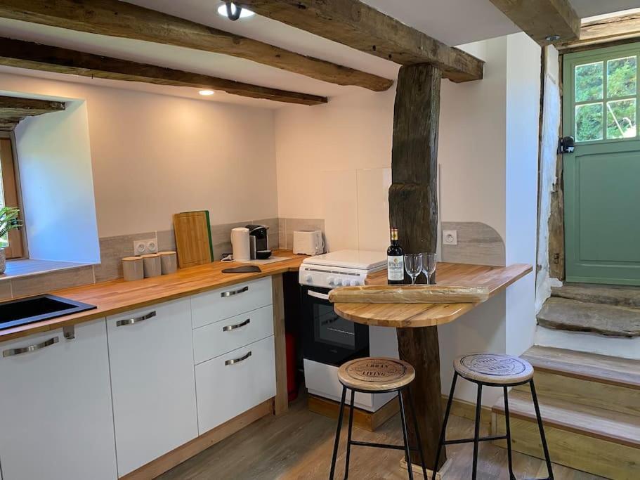 In La Riviere With Shared Pool Holiday home *